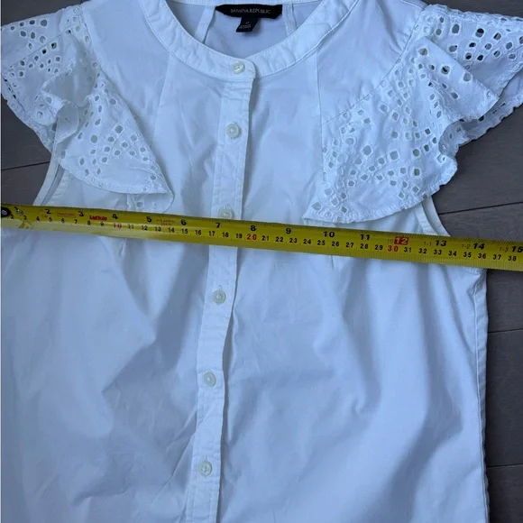 Banana Republic White Eyelet Ruffle Sleeve Blouse - Picture 9 of 10